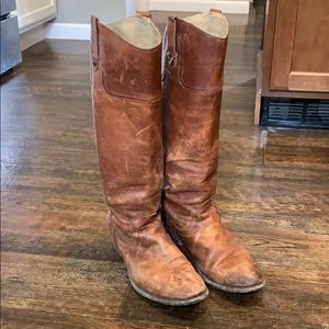 Women’s FRYE boots 👢